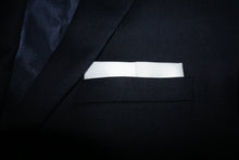 Load image into Gallery viewer, Flairs New York Gentleman&#39;s Essentials Weekend Casual White Pocket Square
